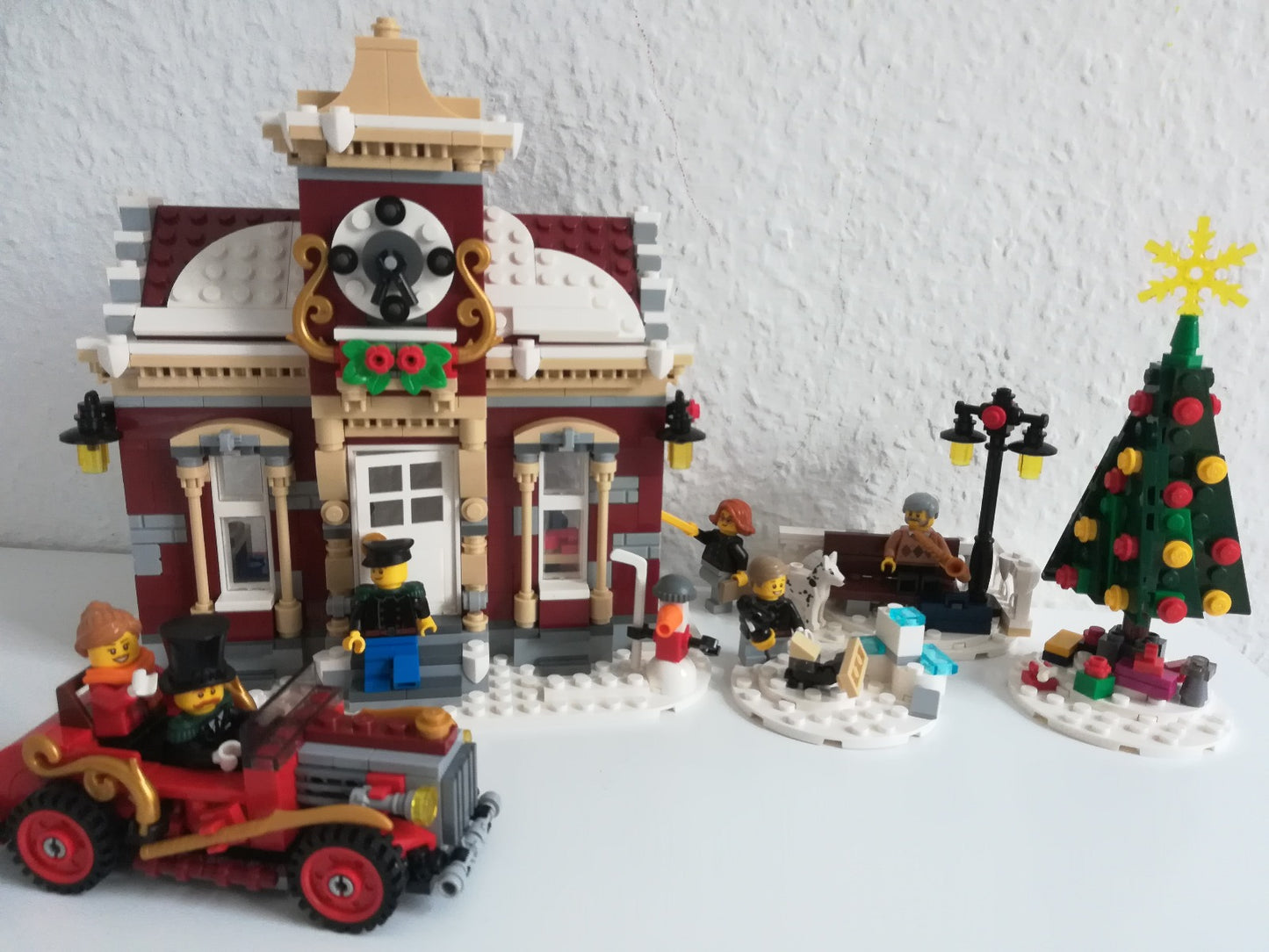 MOC-84431 Little Winter Town Hall Christmas building blocks set with compatible bricks