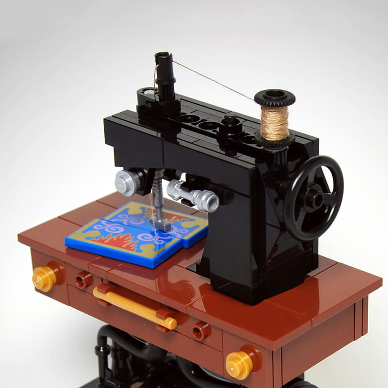 MOC-41609 Antique Singer Sewing Machine Kinetic Sculpture