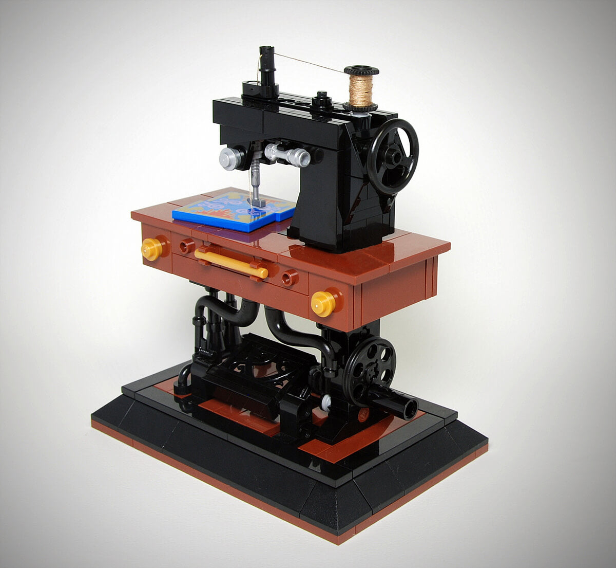 MOC-41609 Antique Singer Sewing Machine Kinetic Sculpture