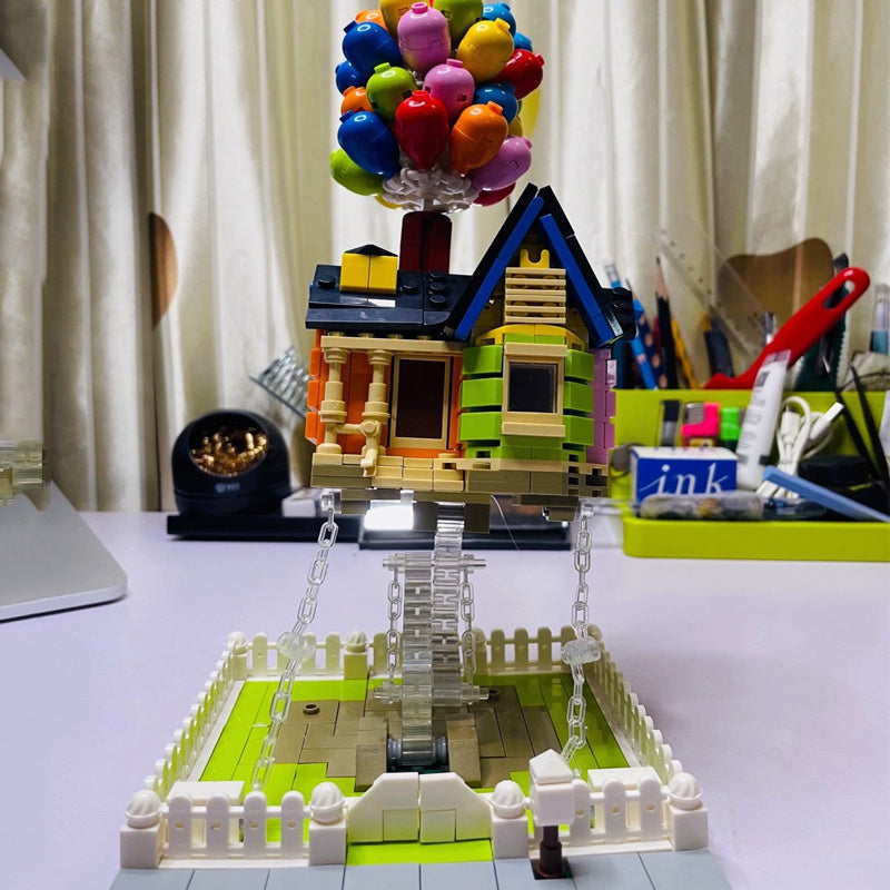 DK7025 Movie &amp; Game Creator Balloon House Building Blocks 555pcs Bricks from China Delivery.