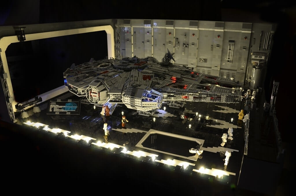 LEGO MOC-21331 Led Light Docking Bay 327 kits