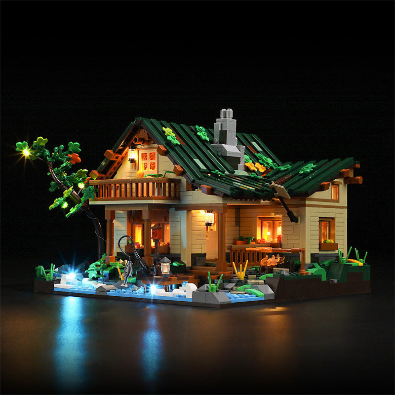 FUNWHOLE FH9004 Modular Buildings Lake House Building Blocks 1969pcs Bricks Toys From China Delivery.