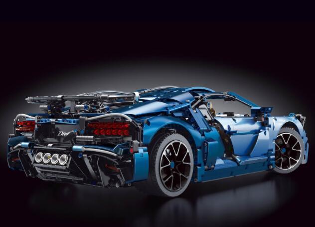 High-Tech Series T5004 Blue Bugatti Divo Building Blocks Model Car DIY Children toy Ship From China.