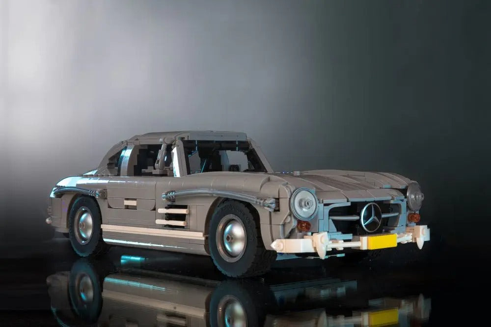 KIYU 10002 Mercedes-Benz 300SL "Gullwing" Coupé (1955) Model Car Technic building blocks 1452pcs bricks from China.
