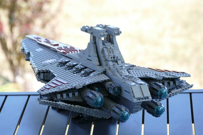 MOC-14078 UCS Venator-Class Star-Destroyer Spaceship by thire5