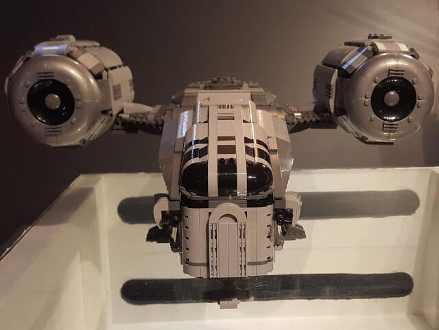 MOC 37840 UCS Razor Crest by Papaglop