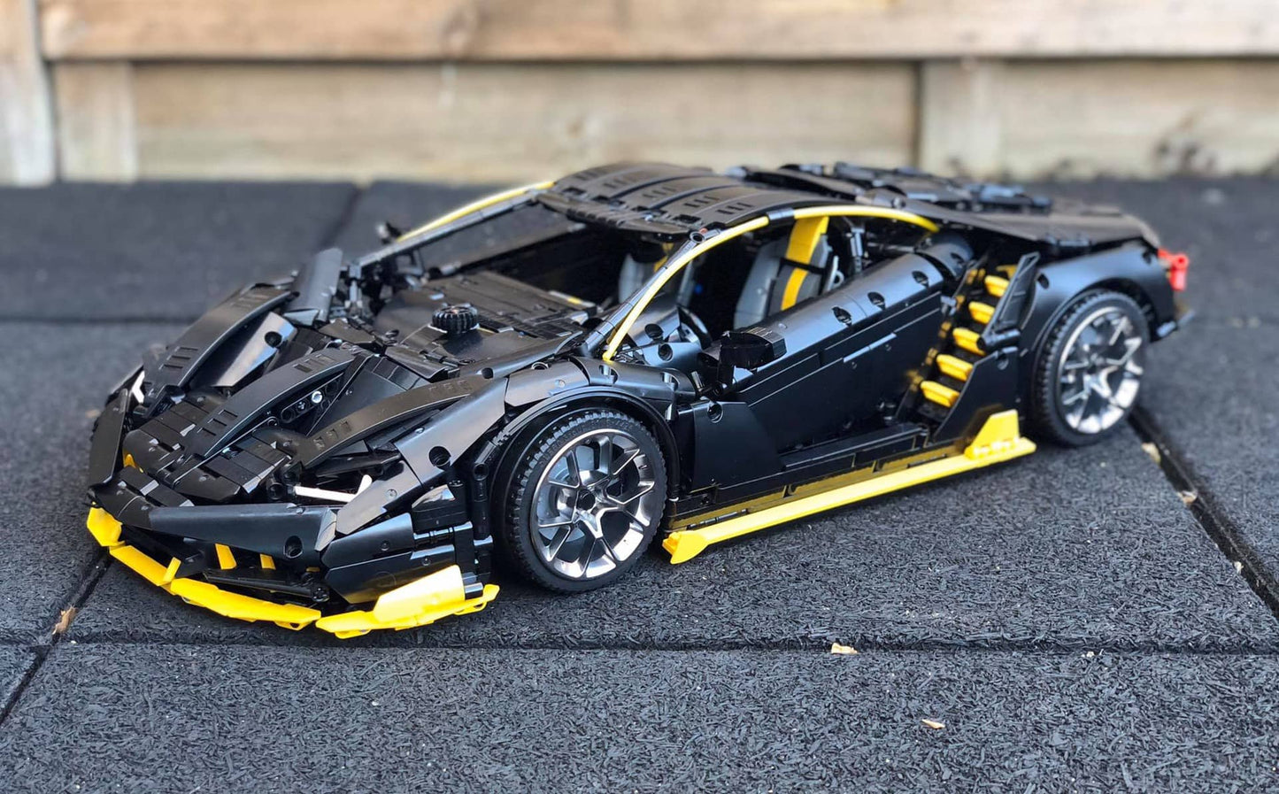 MOC 39933 Lamborghini Centenario Black Hypercar 1 8