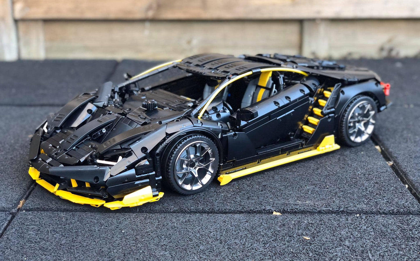 MOC 39933 Lamborghini Centenario Black Hypercar 1 8