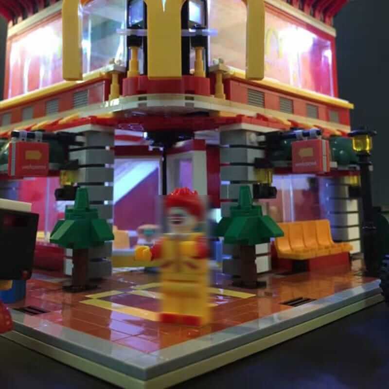 SEMBO SD6901 McDonald Restaurant 4 In 1 with LED Light