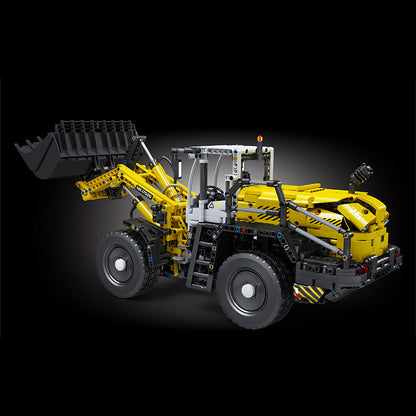 Mould King 17026 Technic Pneumatic Loader L550 with Motor Building Blocks 1803pcs Bricks Toys From China Delivery.