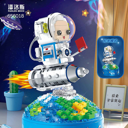 PANLOS 656018 MOC Idea astronaut Music Box Building blocks with Light Parts 546pcs bricks ship from China
