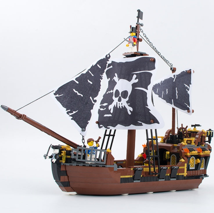 QL1800 722pcs Pirate Kingdom Ship Building Block Model Children's Educational Toys Ship  From  China