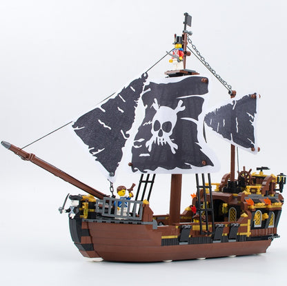QL1800 722pcs Pirate Kingdom Ship Building Block Model Children's Educational Toys Ship  From  China