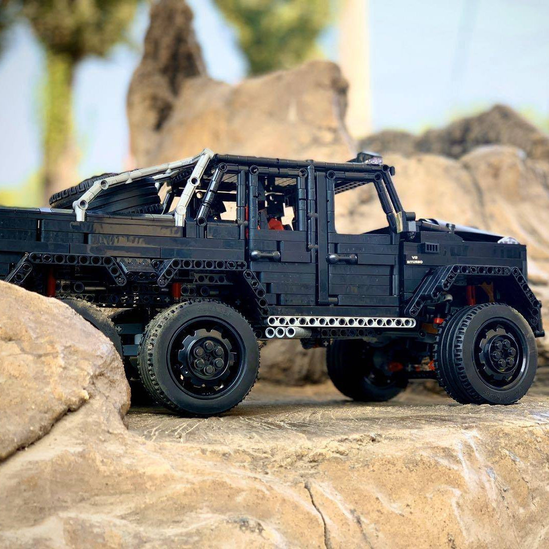 RAEL J901 Technology Series 6x6 G63 AMG Land Cruiser Building Blocks 3300pcs Bricks Toy Ship From China