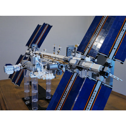 MOC-93305 International Space Station - 1:110 Scale - Historical Timeline 2021 building blocks kit with compatible bricks