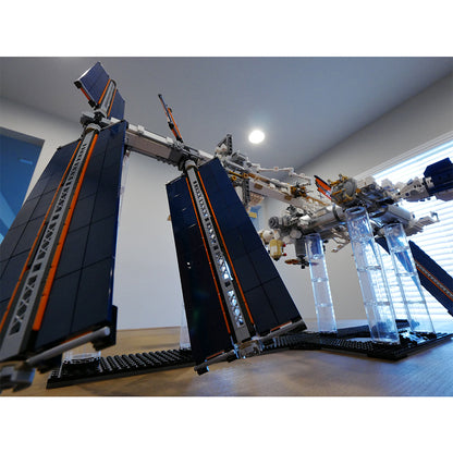 MOC-93305 International Space Station - 1:110 Scale - Historical Timeline 2021 building blocks kit with compatible bricks