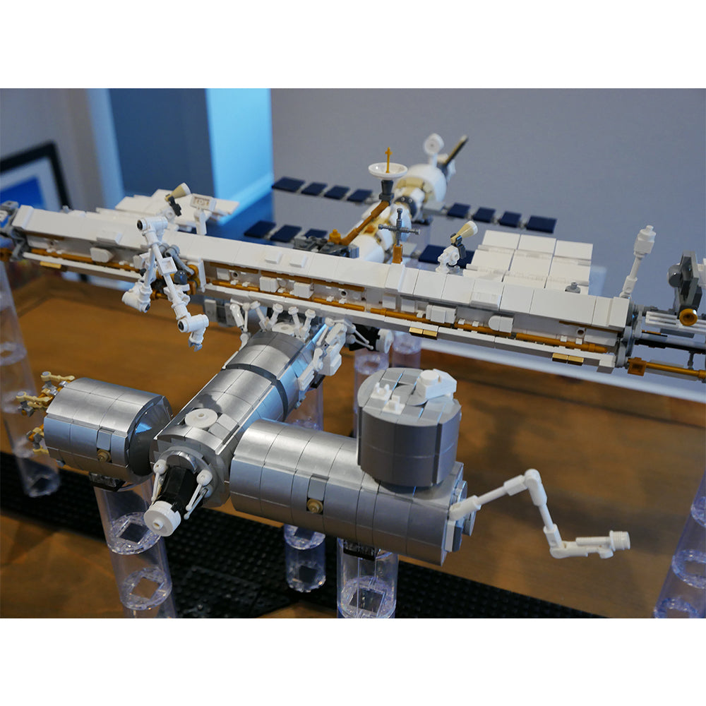 MOC-93305 International Space Station - 1:110 Scale - Historical Timeline 2021 building blocks kit with compatible bricks