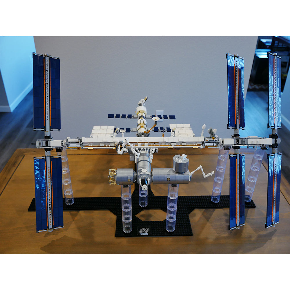 MOC-93305 International Space Station - 1:110 Scale - Historical Timeline 2021 building blocks kit with compatible bricks