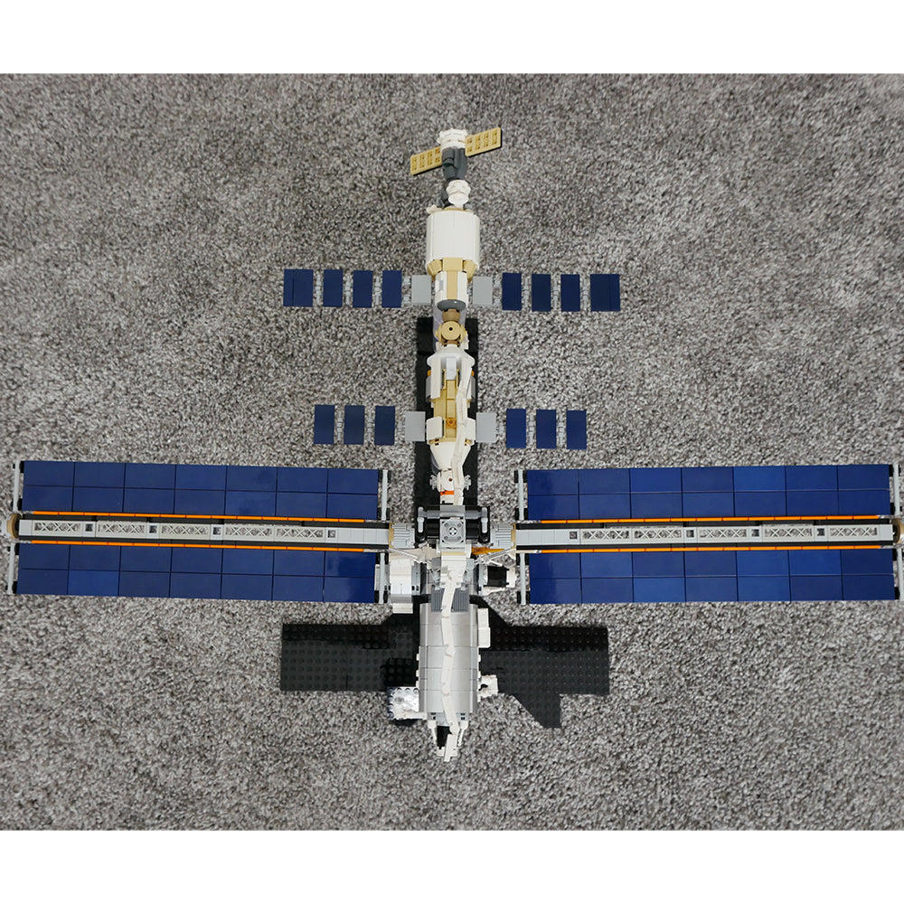 MOC-93305 International Space Station - 1:110 Scale - Historical Timeline 2021 building blocks kit with compatible bricks