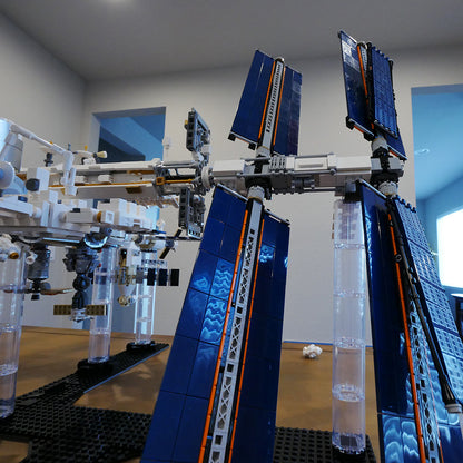 MOC-93305 International Space Station - 1:110 Scale - Historical Timeline 2021 building blocks kit with compatible bricks