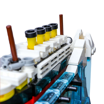 MOC Titanic Sinking Scene