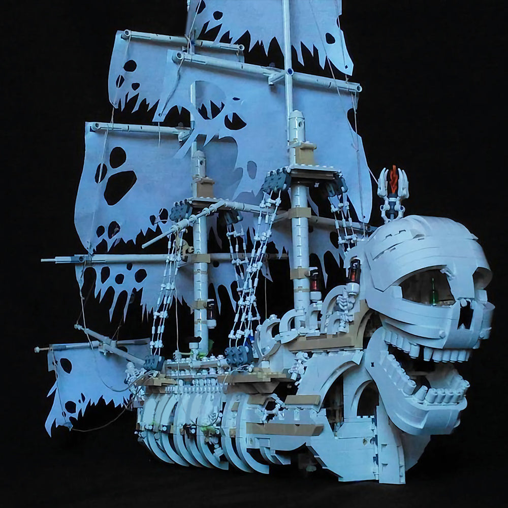 MOC-110420  The terrifying Charon's Chest - Skull's Eye Schooner