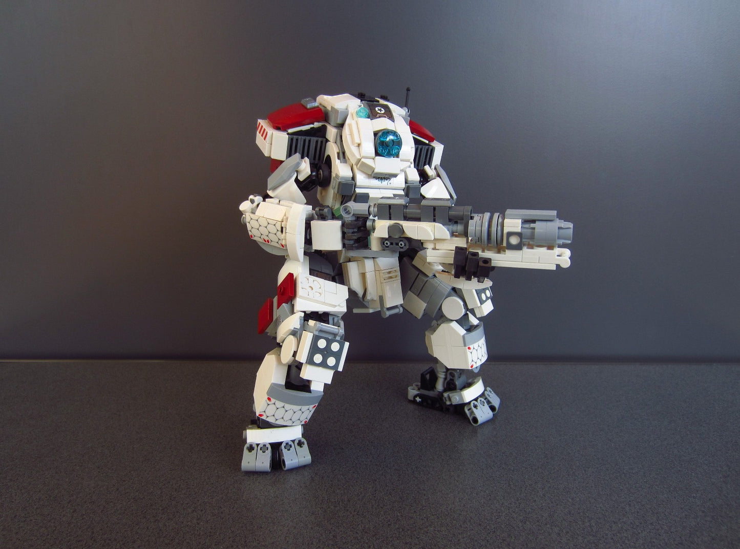 MOC-74288 Scorch Titan from Titanfall 2 building blocks set with compatible bricks