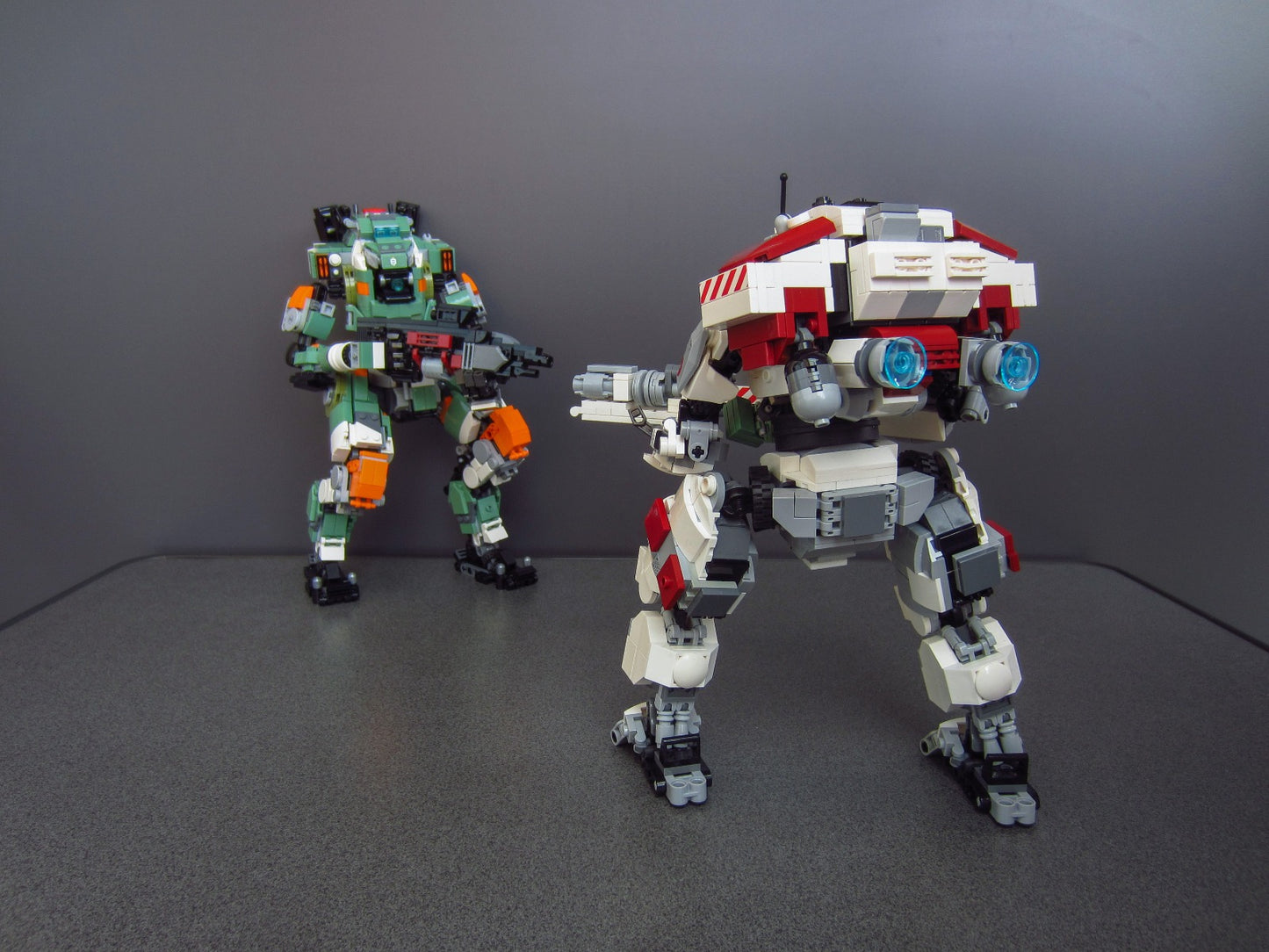 MOC-74288 Scorch Titan from Titanfall 2 building blocks set with compatible bricks