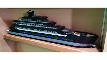 MOC-157340 Large Luxury Yacht - Mini-Fig scale
