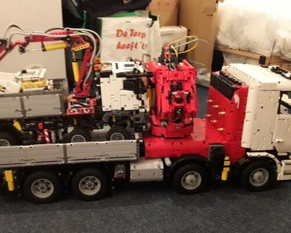 MOC 8800 Crane Truck by Lucioswitch81 (With RC Motor)