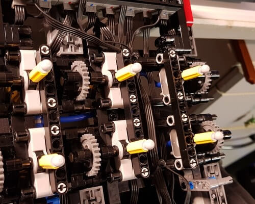 MOC 8800 Crane Truck by Lucioswitch81 (With RC Motor)