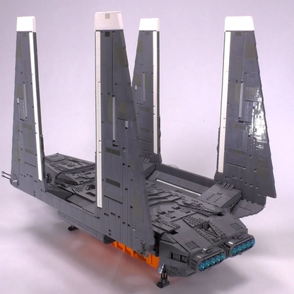 Zeta-Class Cargo Shuttle - Minifig Scale